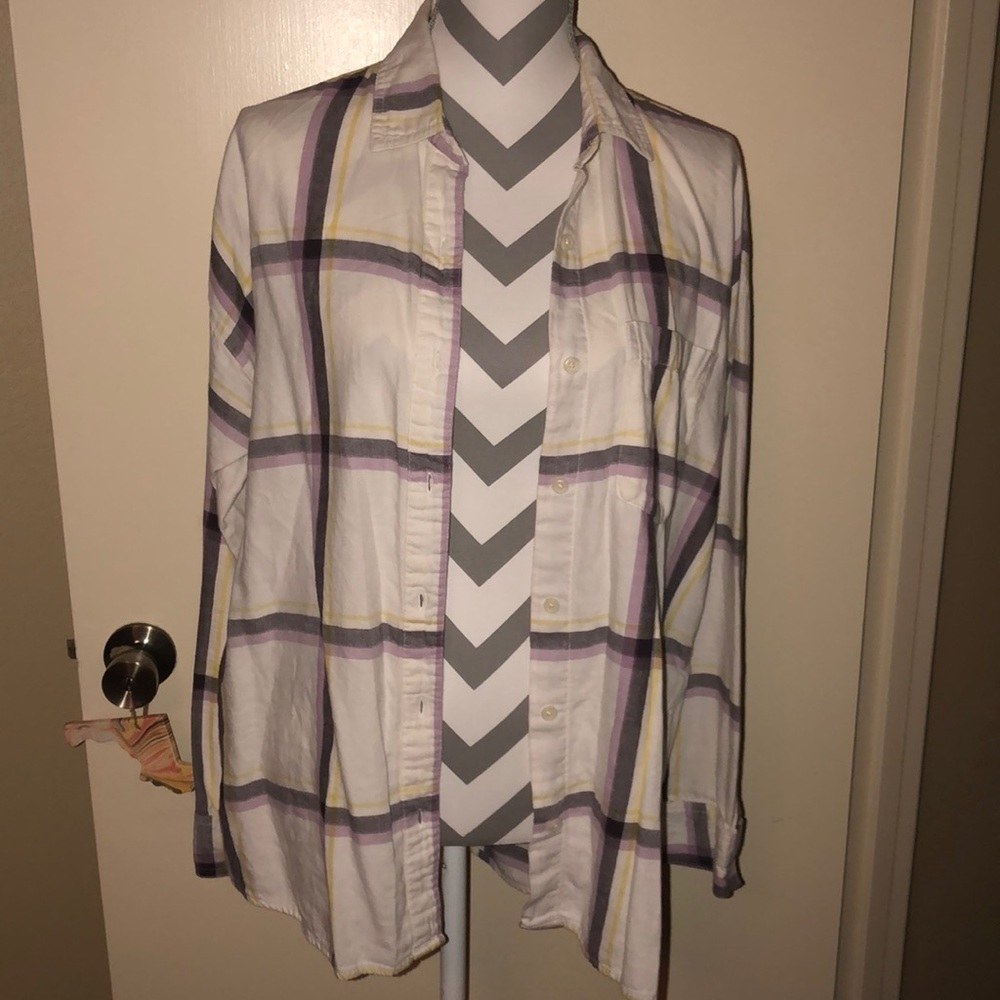 Old Navy Plaid Boyfriend Button-down Shirt - Size Medium - Picture 6 of 8